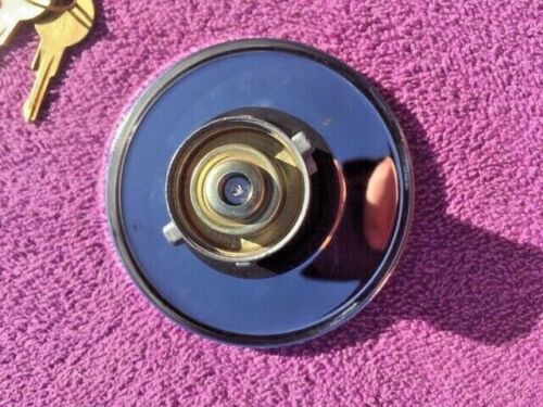 1974 1975 Chevrolet Vega Monza NOS Accessory Locking Gas Cap w/ Keys #994631 / 995213 - Image 12