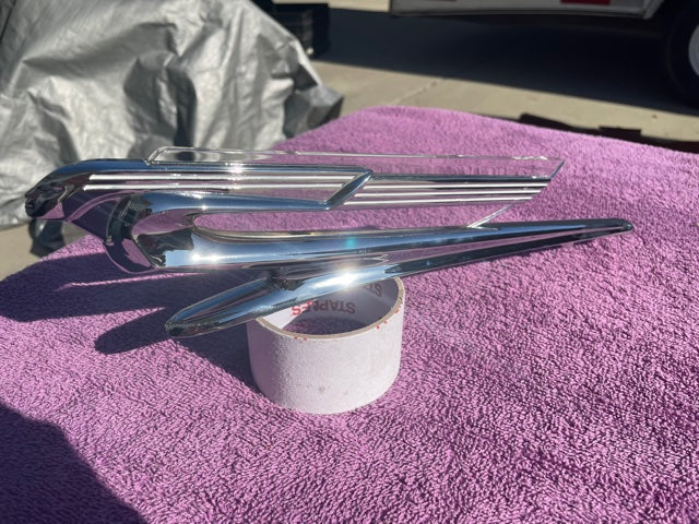 1940 Chevrolet NORS Accessory Flying Lady Hood Ornament Lucite IMPERFECTIONS - Image 4