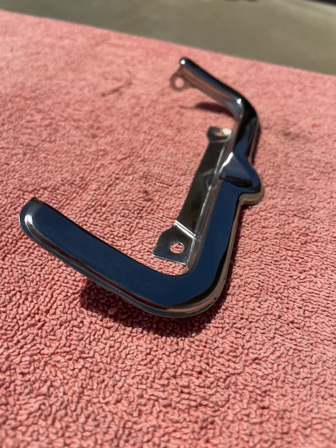1963-1964 Chevrolet STATION WAGON NOS Accessory Gas Door Guard #985489 - Image 4