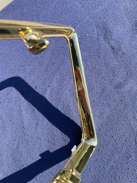 1958 Chevrolet Bel Air Biscayne Delray NORS Accessory GOLD Bowtie License Plate Frame - Image 4