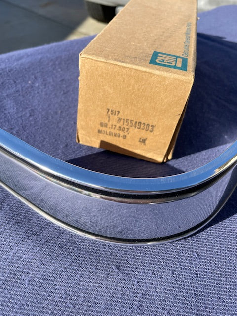 1981-1988 Chevrolet Truck Blazer Suburban NOS LH Lower Rear Corner B85 Trim Molding #15549303 - Image 2