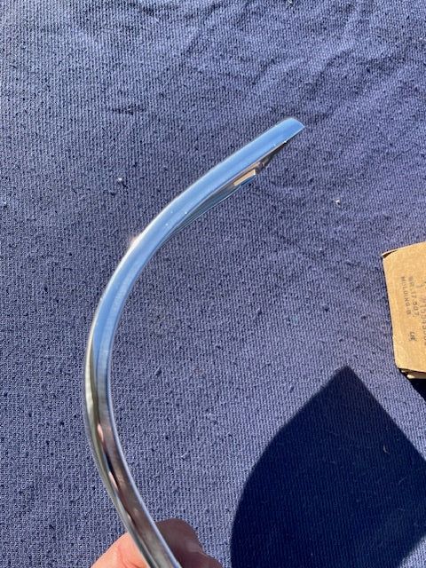 1981-1988 Chevrolet Truck Blazer Suburban NOS LH Lower Rear Corner B85 Trim Molding #15549303 - Image 4
