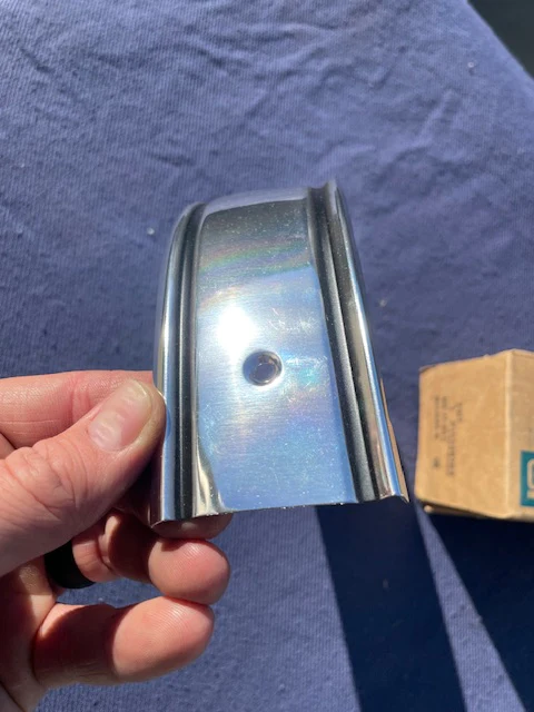 1981-1988 Chevrolet Truck Blazer Suburban NOS LH Lower Rear Corner B85 Trim Molding #15549303 - Image 5