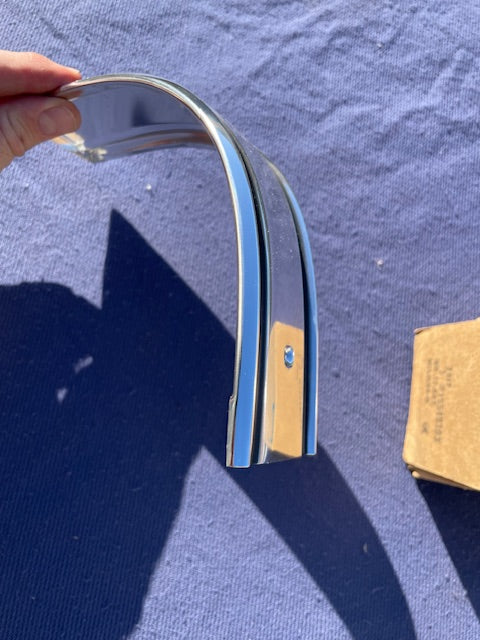 1981-1988 Chevrolet Truck Blazer Suburban NOS LH Lower Rear Corner B85 Trim Molding #15549303 - Image 10