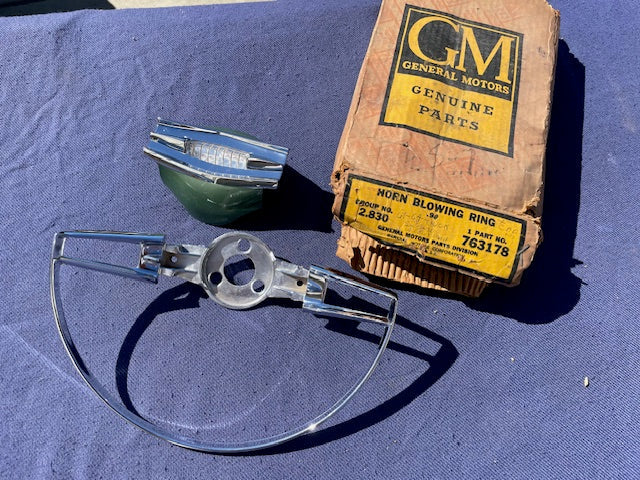 1961-1966 Chevrolet Pickup Truck / 1959-1960 Biscayne NOS Deluxe Horn Ring Cap #763178 / 3775533 - Image 5