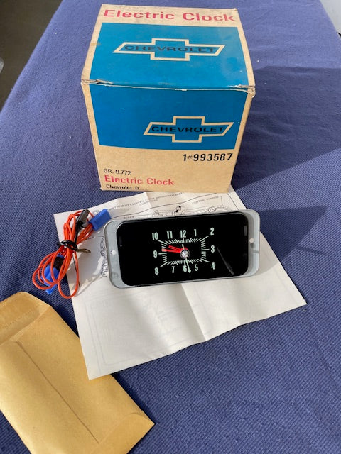 1969 1970 Chevrolet Impala Bel Air Biscayne NOS Accessory Dash Clock #993587 - Image 2