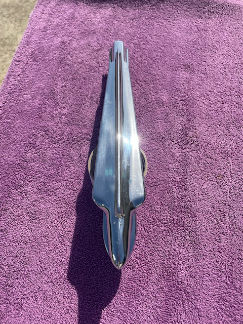 1946 Chevrolet Stylemaster Fleetline Fleetmaster NOS Hood Ornament #3681650 - Image 2