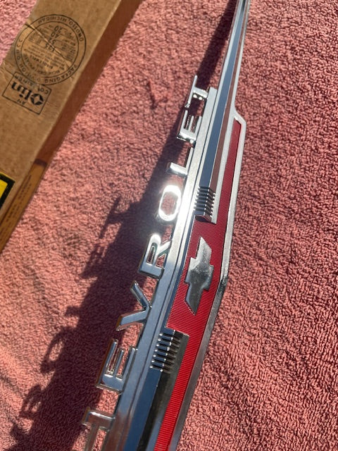 1962 Chevrolet Chevy II 2 Nova 4 6 300 Standard NOS Hood Lip Emblem #3792812 - Image 6