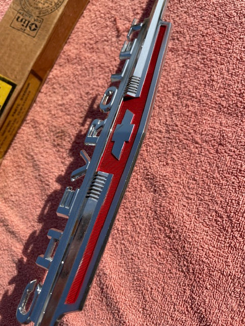 1962 Chevrolet Chevy II 2 Nova 4 6 300 Standard NOS Hood Lip Emblem #3792812 - Image 9