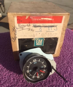Alternative view of 1976-1979 Chevrolet Chevette / Scooter NOS Accessory Electric Clock #994847