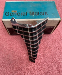 NOS right hand grille to fender trim filler extension for 1968 Chevrolet Chevelle non SS part number 3926808