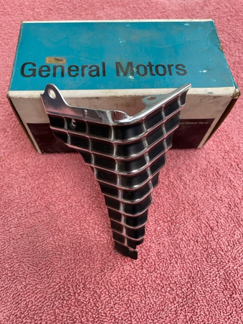NOS right hand grille to fender trim filler extension for 1968 Chevrolet Chevelle non SS part number 3926808