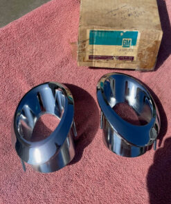 Alternative view of 1966 1967 Chevrolet Corvette C2 Sting Ray NOS Rear Exhaust Tips Bezel Trim Pair #3892225 / 3892226