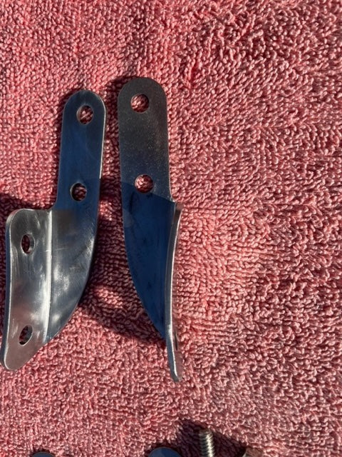 1955-57 Chevrolet 150 210 Bel Air NEW Outside Visor Center Bracket Hardware Kit - Image 4