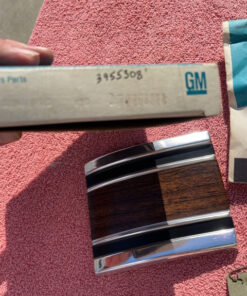 Alternative view of 1969-1972 Chevy GMC Fleetside Truck NOS Right Lower Cab Wood Grain Molding #3955308