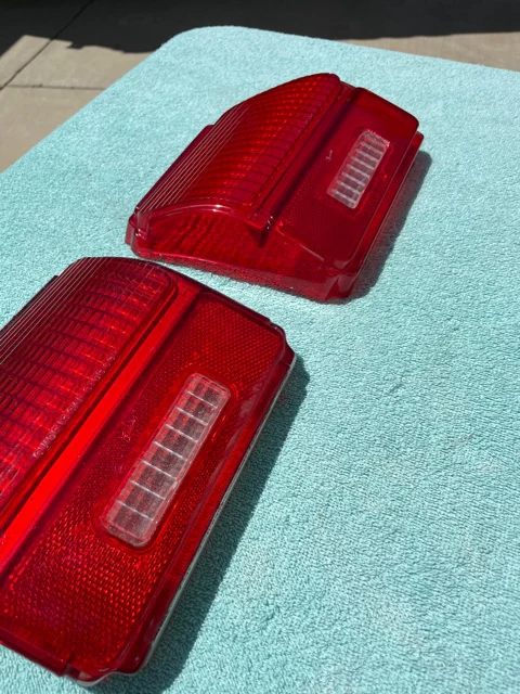 1969 Chevrolet Chevelle NOS GUIDE Tail Light Lamp Lens Pair #5961097 / 5961098 - Image 3
