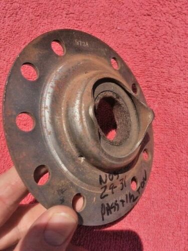 1929 1930 1931 Chevrolet NOS Rear Outer Axle Shaft Bearing Seal & Retainer #344282 / 344072 - Image 2