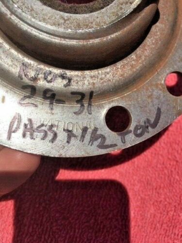 1929 1930 1931 Chevrolet NOS Rear Outer Axle Shaft Bearing Seal & Retainer #344282 / 344072 - Image 5