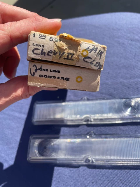 1962 Chevy II / Nova NOS CLEAR Park Light Lamp Turn Signal Indicator Lens Pair #5953435 / 5953436 - Image 4