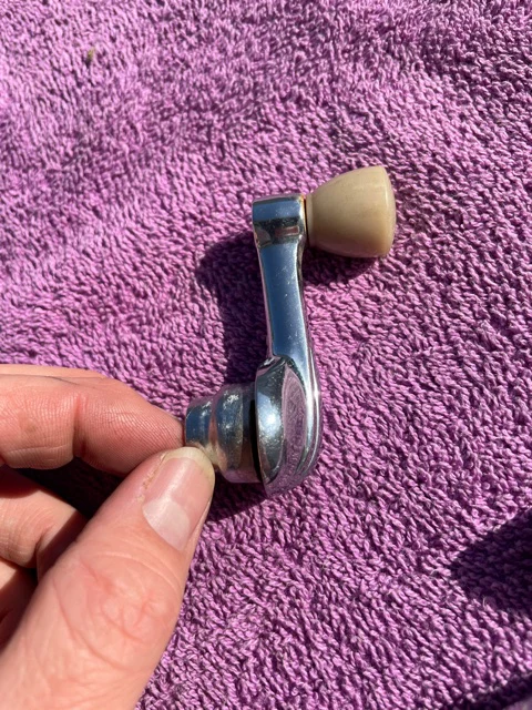 1930's 1940's GM NOS Rose Tan Ivory Knob Vent Window Crank Handle Pair #4091272? - Image 3