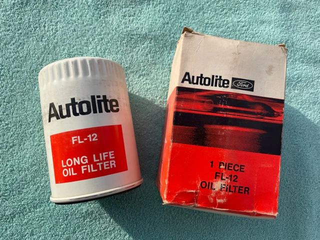 1958-1967 Chevrolet Car and Truck V-8 NOS Oil Filter FL-22 (OEM #5574540 / 5576054 / PF-141)