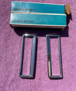 1974 Chevrolet Caprice 1975 Chevy Impala Bel Air NOS Front Side Marker Bezels #337625 / 337626