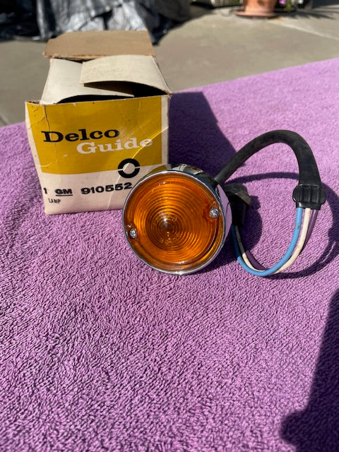 1963-1967 Chevrolet Corvette C2 NOS Park Light Lens Turn Signal Assembly #910552 / 5950980 / 5954440