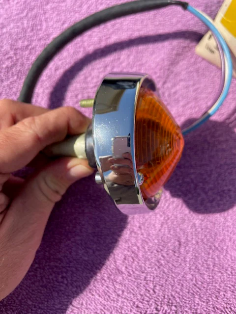 1963-1967 Chevrolet Corvette C2 NOS Park Light Lens Turn Signal Assembly #910552 / 5950980 / 5954440 - Image 4