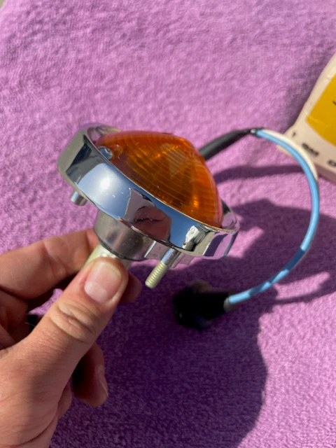 1963-1967 Chevrolet Corvette C2 NOS Park Light Lens Turn Signal Assembly #910552 / 5950980 / 5954440 - Image 5
