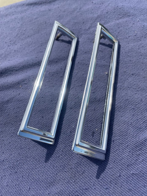 1970-1975 Chevrolet II 2 Nova NOS Rear Fender Side Marker Bezel Pair #3962934 - Image 5