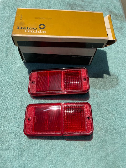 1968-1972 Chevrolet GMC Truck Blazer 1971-1985 Van NOS RED Rear Side Marker Pair #915119 / 916087