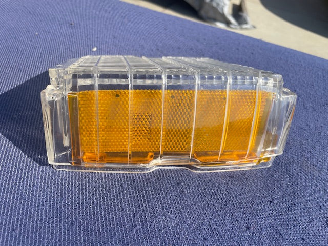 1972 El Camino + Chevelle Wagon NOS LH Turn Light Lamp Lens #5965687 (CRACKED) - Image 2