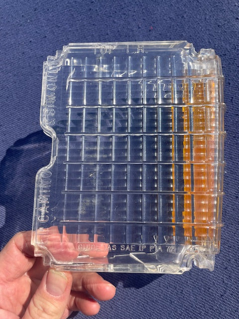 1972 El Camino + Chevelle Wagon NOS LH Turn Light Lamp Lens #5965687 (CRACKED) - Image 3