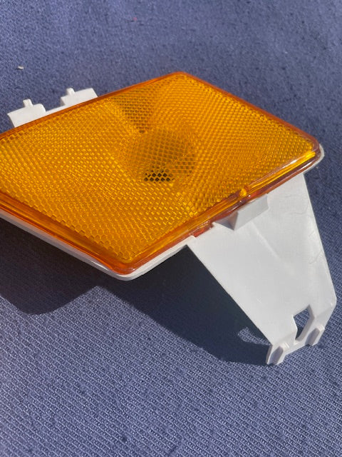 1970 Chevrolet Bel Air, Biscayne, Caprice, Impala NOS Front Bumper/Fender Amber Side Marker Pair #917091 / 917092 / 917653 / 917654 - Image 4