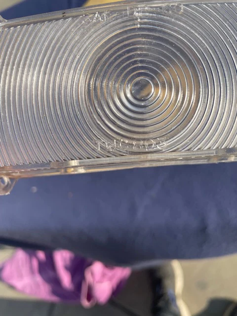 1960 Chevrolet Impala Biscayne Bel Air NORS CLEAR Park Light Lamp Lens Pair (OEM #5951117) - Image 4