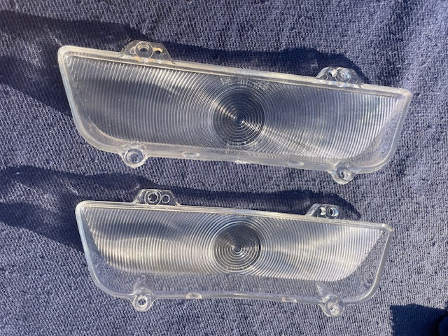 1960 Chevrolet Impala Biscayne Bel Air NORS CLEAR Park Light Lamp Lens Pair (OEM #5951117) - Image 6