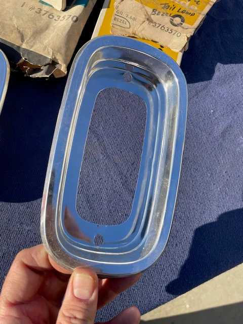 1960-1966 Chevrolet Fleetside Pickup Truck NOS Tail Light Lamp Lens + Bezel Pair #5952677 / 3763570 - Image 6