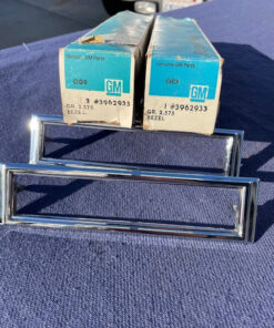 Alternative view of 1970-1974 Chevrolet II 2 Nova NOS Front Fender Side Marker Bezel Pair #3962933