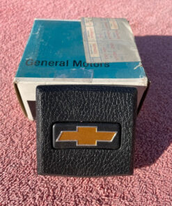 1973-1977 Chevrolet Truck Blazer Van NOS Steering Wheel "Bowtie" Horn Button Center Cap #9755007