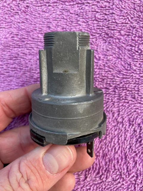 1962-66 Chevrolet Truck 1962-64 Chevy II 1965-66 Van NOS Ignition Switch #1116626 / D-1436 - Image 2