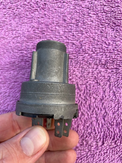 1962-66 Chevrolet Truck 1962-64 Chevy II 1965-66 Van NOS Ignition Switch #1116626 / D-1436 - Image 4