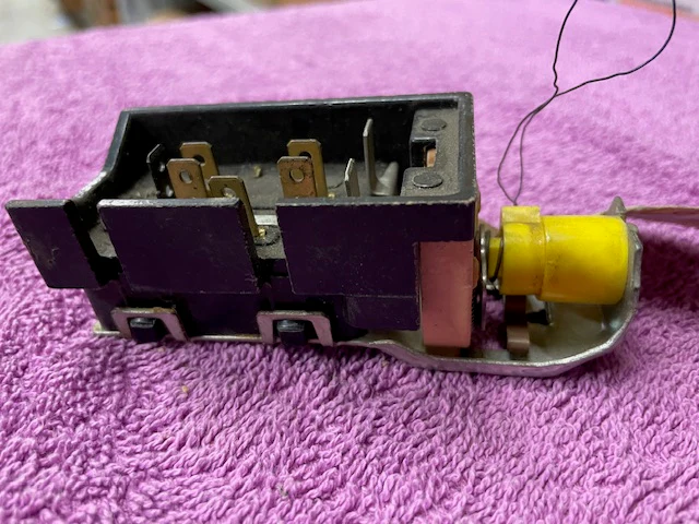 1960-1963 Chevrolet Corvair / F.C. 1962-63 Chevy II NOS Headlight Switch #1995096 / D-1518 - Image 2