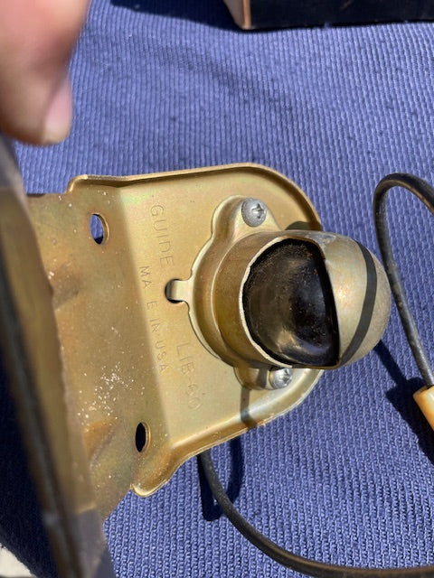 1960-1962 Chevrolet TILT CAB COE Truck NOS License Plate Light Bracket #899260 - Image 4