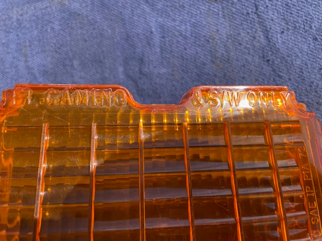 1972 El Camino + Chevelle Wagon NOS RH Turn Light Lamp Lens #5965276 (CHIPPED) - Image 9