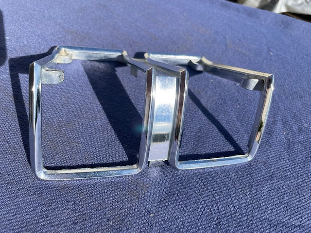 1971 Chevrolet Chevelle Malibu SS NOS LH Park Light Marker Lamp Bezel #3998271 - Image 2