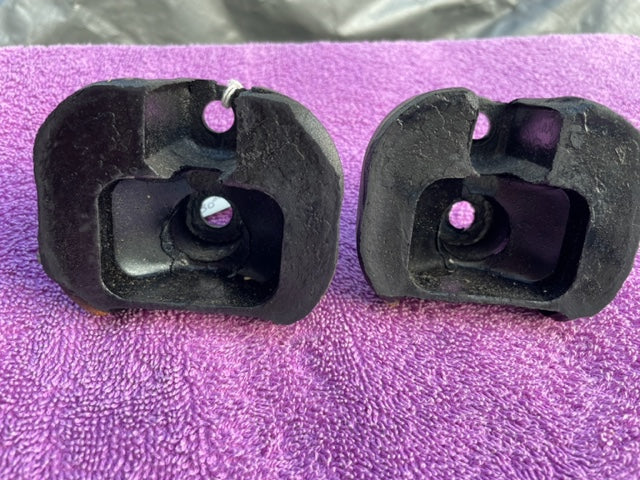 1937-1952 Chevrolet Pickup Truck NORS Rear Engine Motor Mounts PAIR #595741 - Image 4