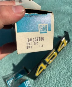Alternative view of 1975 1976 Chevrolet Pickup Truck C10 C20 C30 NOS "454" Grille Emblem #357286 (cast 343992)