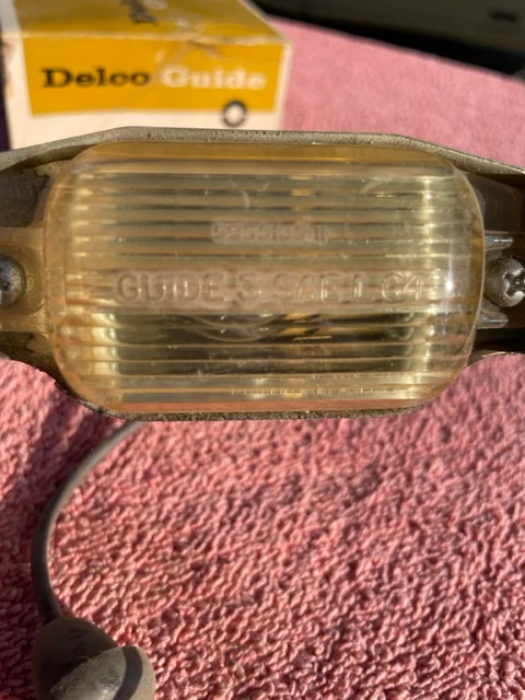 1966-1971 Chevrolet NOS Delco GUIDE License Plate Lamp Lens Assembly #910967 - Image 2