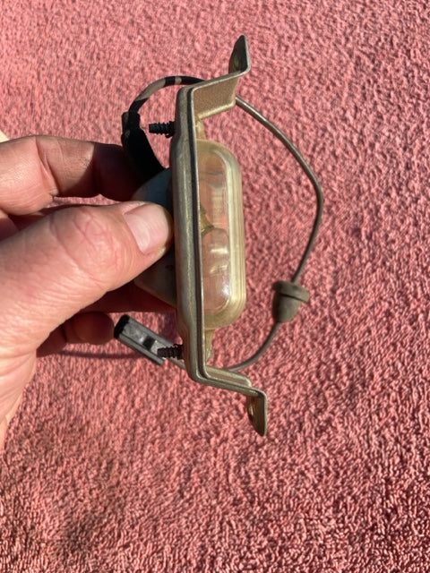 1966-1971 Chevrolet NOS Delco GUIDE License Plate Lamp Lens Assembly #910967 - Image 4