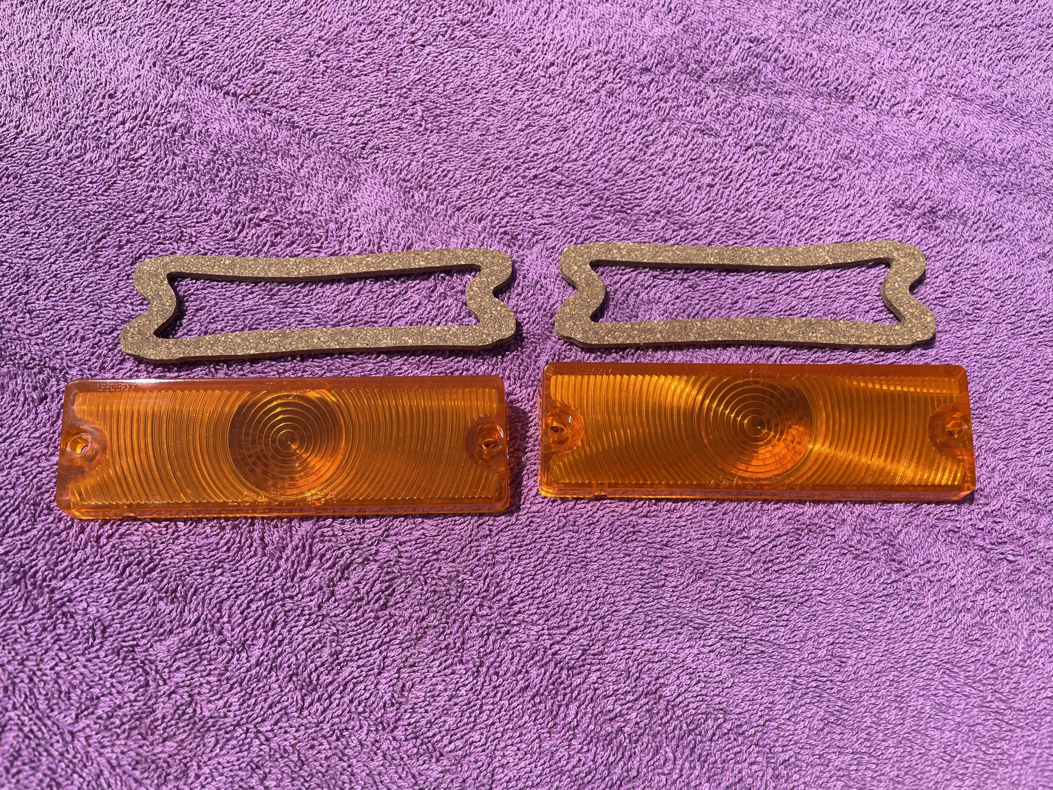 1965 Chevrolet Impala Caprice SS NEW AMBER Park Light Lamp Lens Pair Gaskets (repl. OEM #5956277)